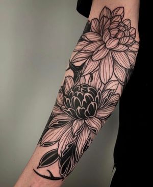 Arm flowers and thorns 