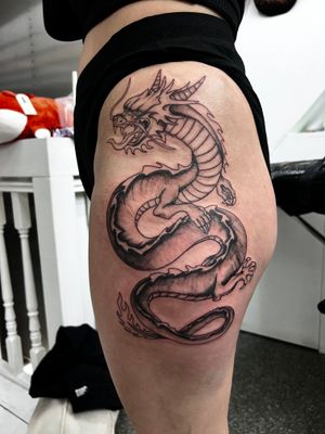 Dragon Tattoo #dragontattoo #dragon #finelinetattoo #finetattoo #blackworktattoo #cooltattoo #girlswithtattoos #claudiafedorovici #amsterdamtattoo #ascetictattoo 