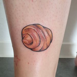 Buntes Franzbrötchen Tattoo aus Hamburg