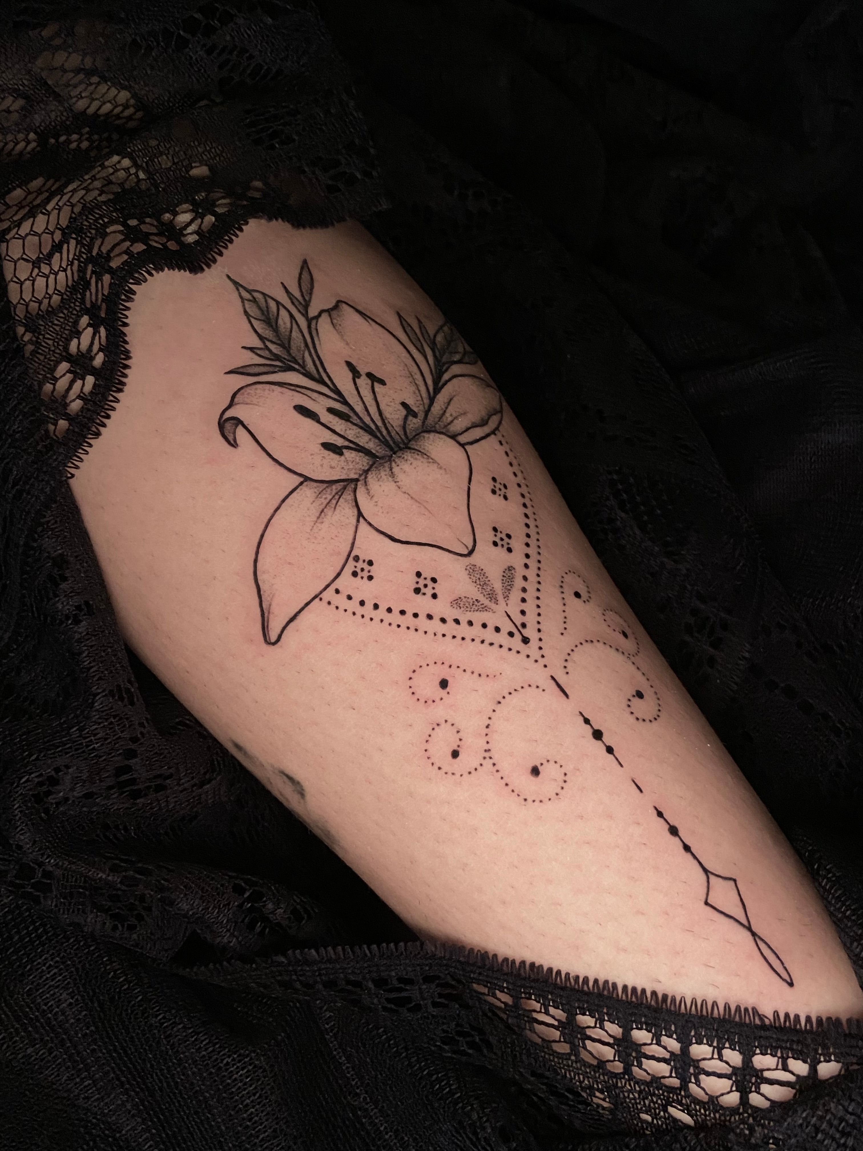 Sun Flower and Roses Tattoo Design - Flower Design - Magnet | TeePublic