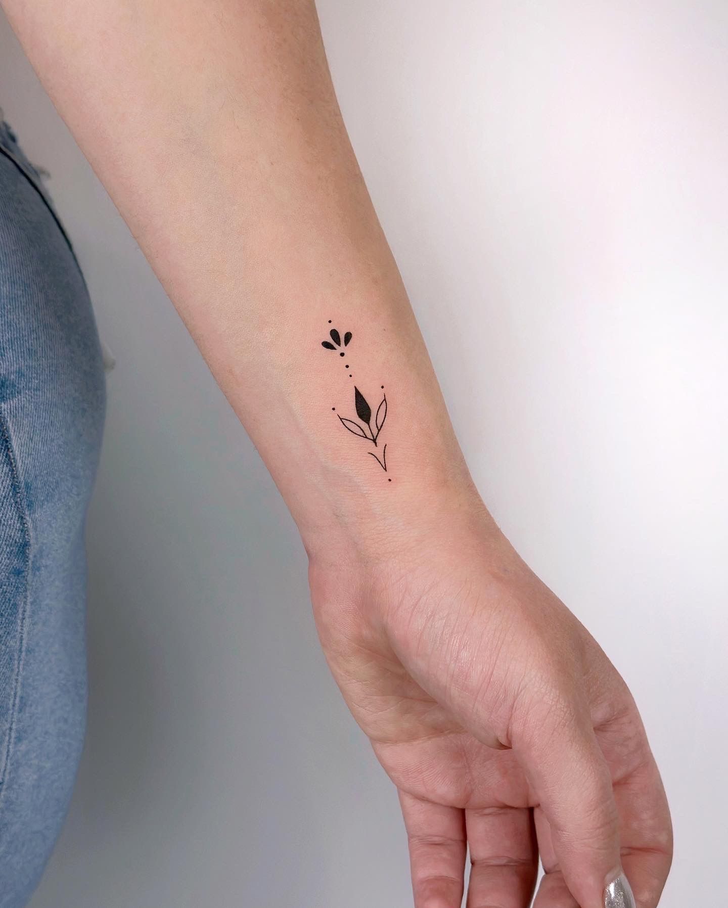 LIST: Minimalist Designs For Your First-Ever Tattoo