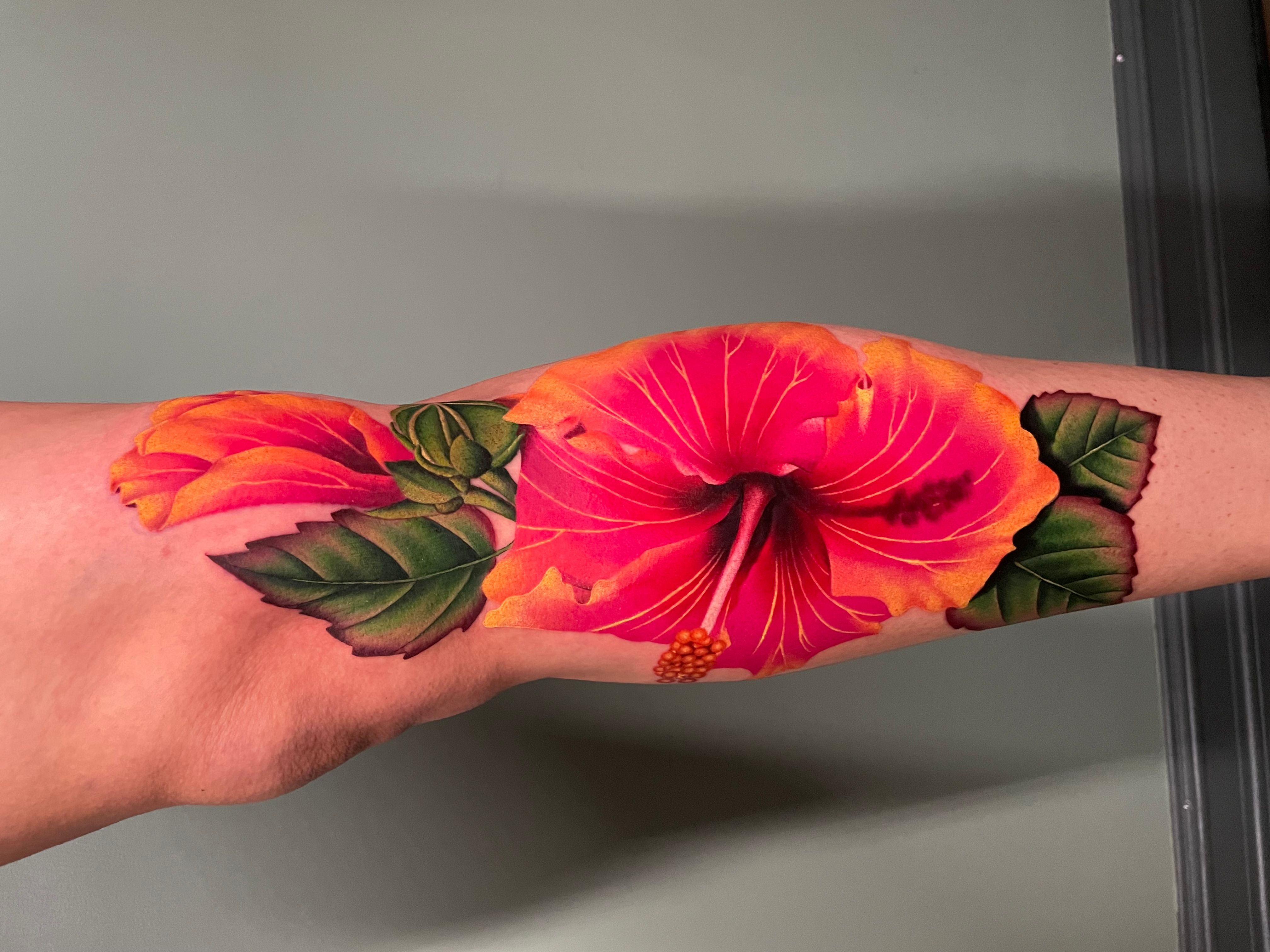 Hibiscus, done by Seipha at La Ruche in the 17th arr. of Paris. : r/tattoos