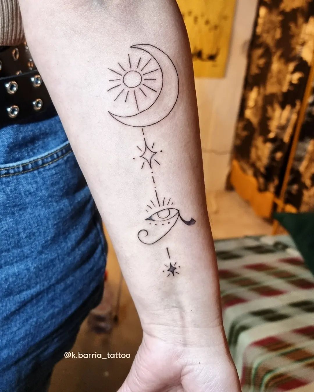 37 Mini Tattoos of Moon and Stars to bring a piece of Sky with you  Tiny  Tattoo inc