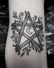 Tattoo Uploaded By Elisa Thirteen Tattoodo