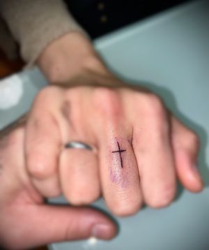 Cross on the finger for my wife💉🩸