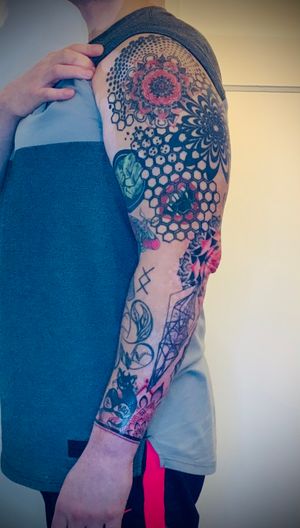 A sleeve almost done.. with work from the moment I started until this year. 