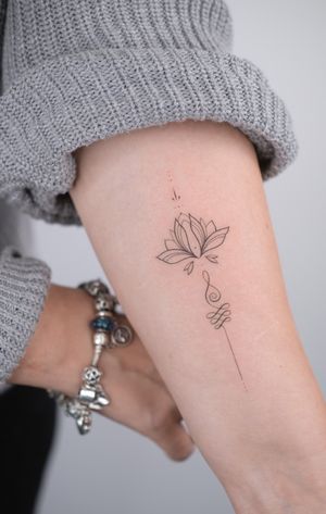 tattoo by anylay #anylay #anylaytattoo #annaliashenko #annaliashenkotattoo #lotustattoo #finelinetattoo