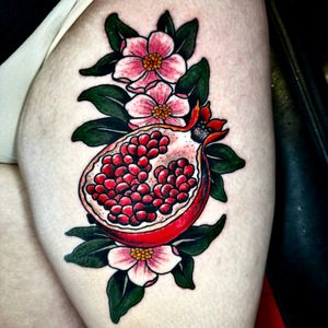 Pomegranate in thigh