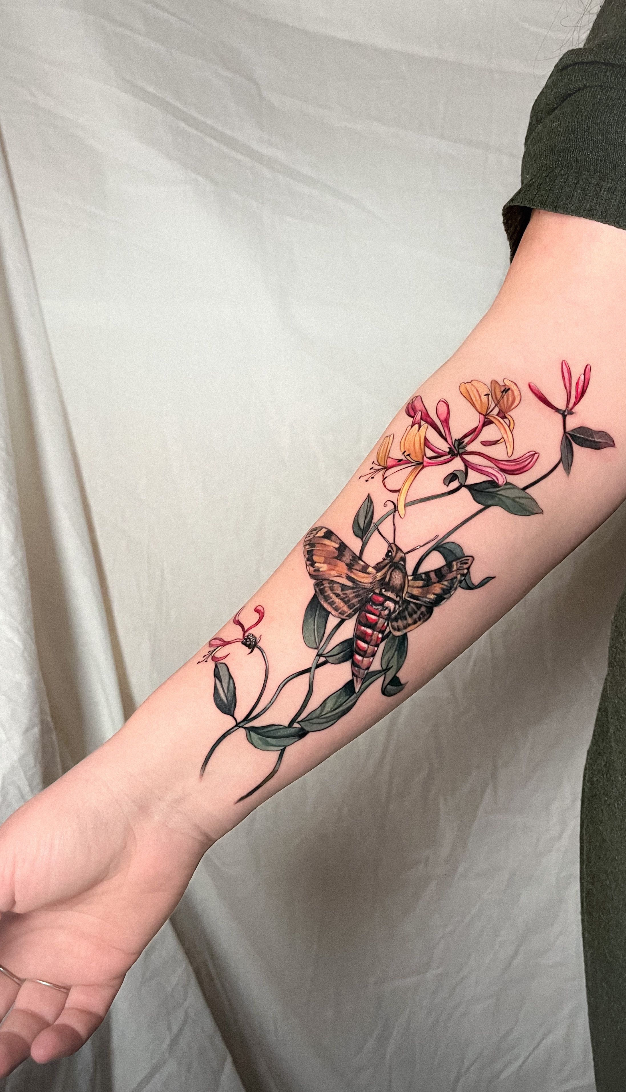 Honeysuckle/Rose tattoo | Honeysuckle tattoo, Birth flower tattoos, Bouquet  tattoo
