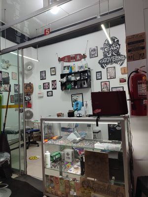 Tattoo shop frontier 