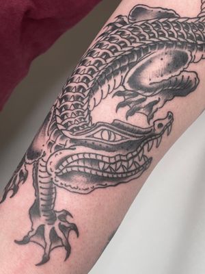 Gator tatt for @cillian.sallier Dm me to book your next tattoo #gatortattoo #alligator #alligatortattoo #traditionaltattoo #blackworktattoo #patchworktattoo #dublin #dublintattoo #dublintattoos #dublintattooartist #dublintattoostudio 