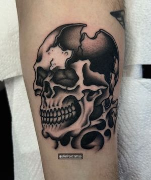 Black and grey traditional skull
