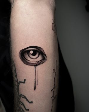 • 👁️ •
Simple and beautiful small tattoo from our resident @o.s.c.r.tttst 
Books/info in our Bio: @southgatetattoo 
•
•
•
#eyetattoo #eye #londontattoostudio #southgatetattoo #sgtattoo #southgatepiercing