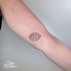 Elegantly detailed waffle motif created with fine line technique by Chloe Mickham. A subtle and feminine addition to your body art collection.