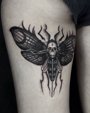 • Moth • 
Custom thigh project by our resident @fla_ink 
Books/info in our Bio: @southgatetattoo 
•
•
•
#mothtattoo #moth #southgatetattoo #sgtattoo #southgatepiercing #southgatepiercingstudio #londontattoostudio #londonpiercingstudio 