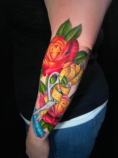 This was for a client whose grandma loves sewing and roses. I had a lot of fun with this one and would definitely love to do more tattoos like it. Please let me know if you’re interested and getting everything done. #johngraefe #fusionink #flowertattoo #flower #flowers #rose #rosetattoo #realistictattoo #realism #realismtattoo #tattoo #tattoos #tattooed #ink #color #colortattoo #california #riverside #inlandempire #temecula #murrieta #menifee #corona #scissors #scissortattoo #sewing #sewingtattoo 