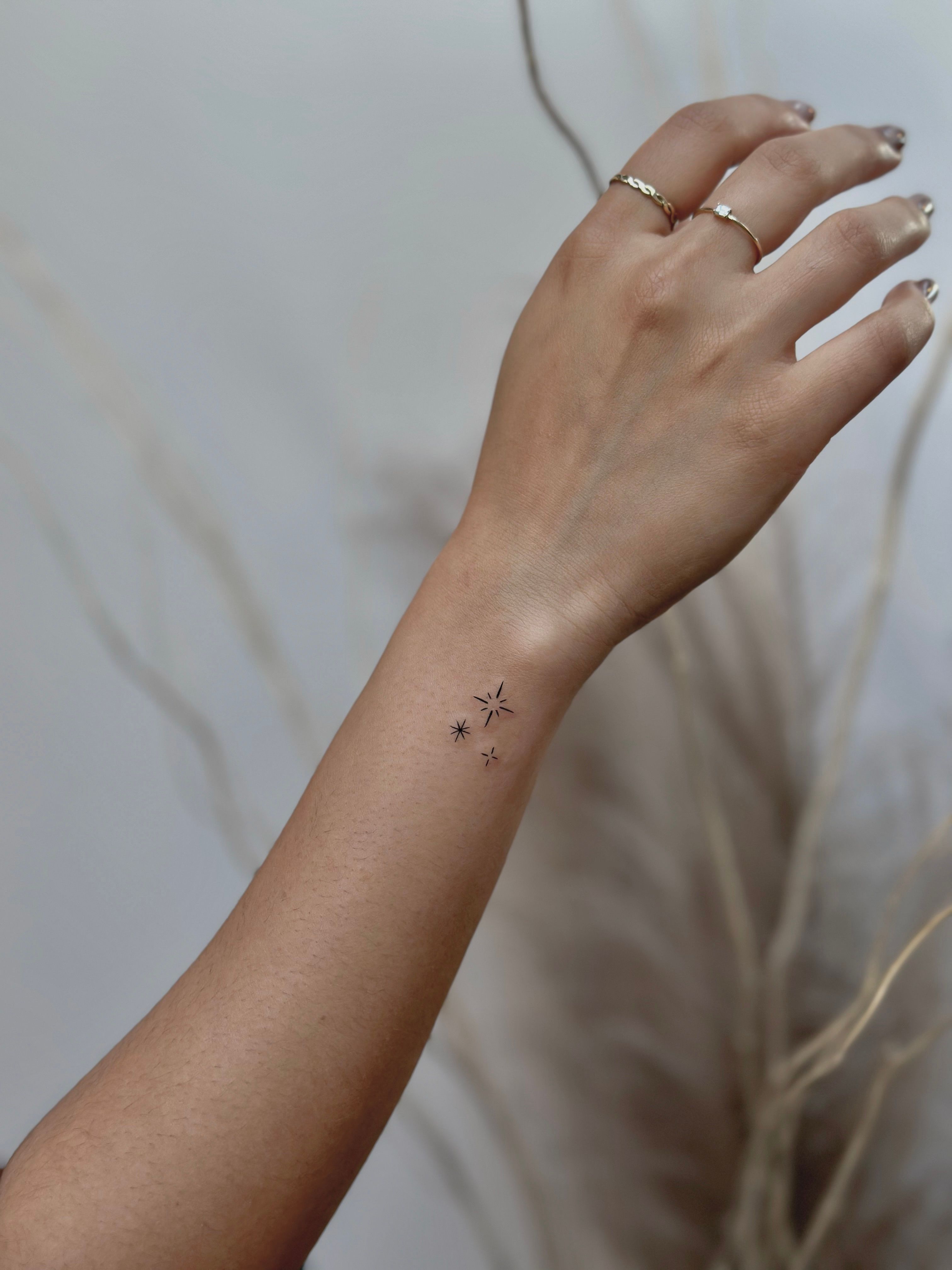 Small Star Outline Temporary Tattoo - Set of 3 – Tatteco