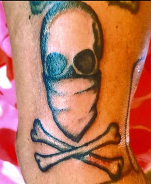 Easy skull and cross bones #tattoo #taattooartist #njtattooartist #danielTrex
