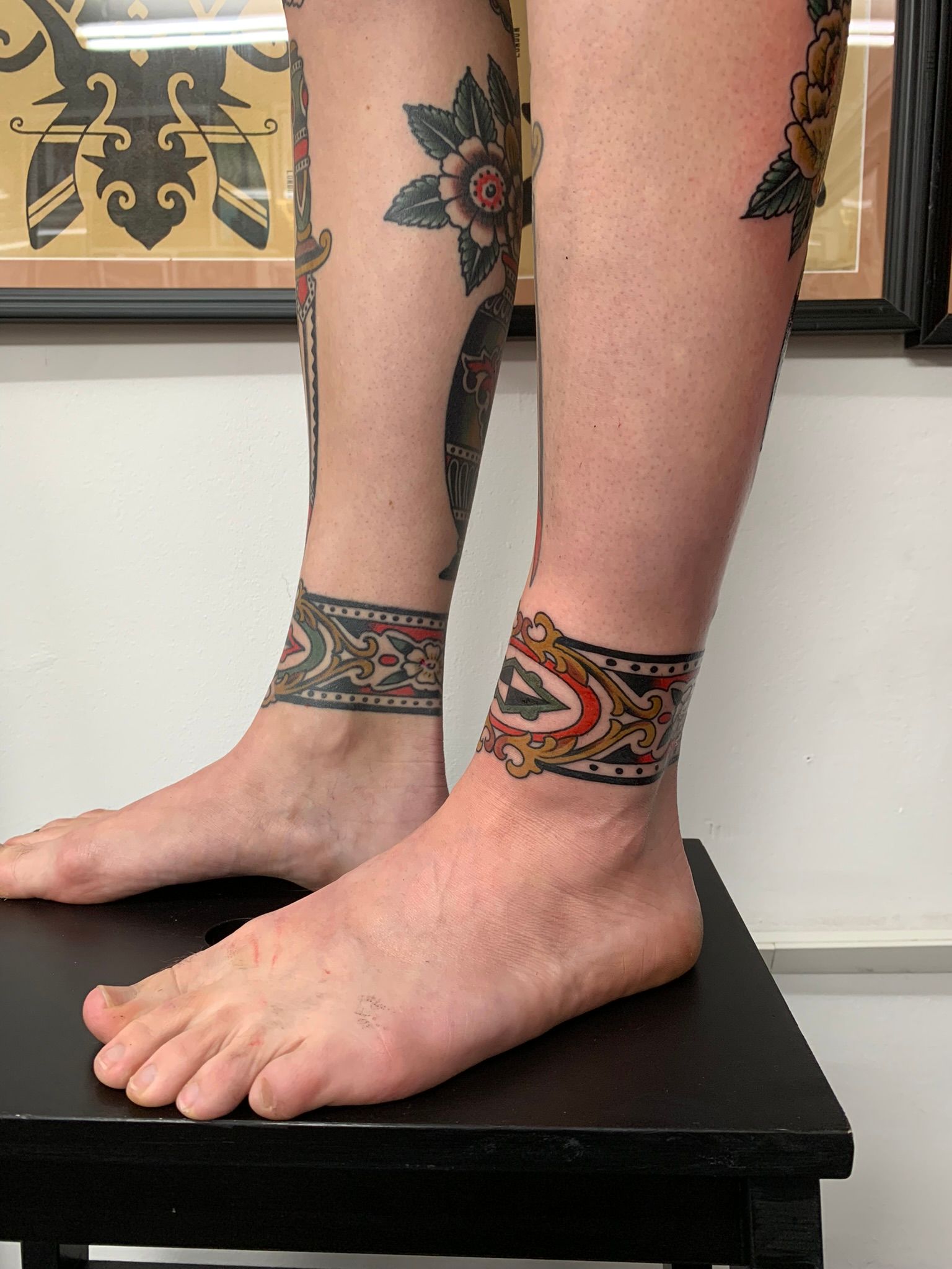 Unik Ink Tattoo Studio - Leg band 🙏🏻 #tattoo #feathertattoo #tattoos # ankletattoo #legbandtattoo | Facebook