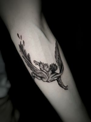 Icarus . . . . . . .…  Icarus tattoo, Greek tattoos, Mythology tattoos