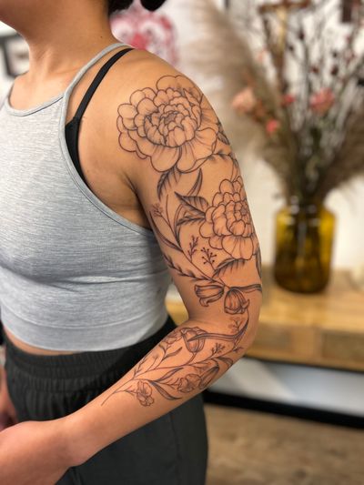 Peony themed sleeve 