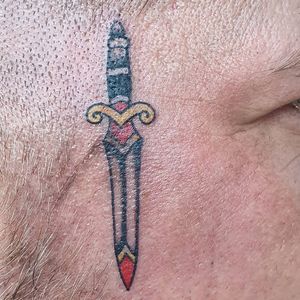 Face traditional dagger