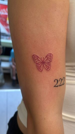 Fine Line Tattoo Amsterdam By Claudia Fedorovici ascetictattoo@gmail.com
#fineline #finelinetattoo #butterfly #redinktattoo #finelinetattooartist #ascetictattoo #claudiafedorovici #tattooartistsamsterdam #smalltattoo 