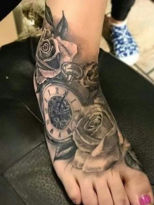 Roses with Pocket Watch Black&White Tattoo