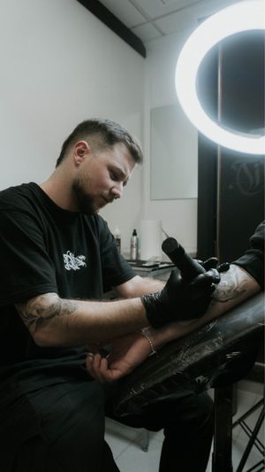 Mr.8 Tattoo#Kyron #Tattoo #Murcia #Tattoostudio #Tattooing #Dark # Blacktattoos #Dotwork #Realism #Fineline #Oldschool #Newschool #Color #Cheyenne #Edgeneedles #Needles #Ink #Inked #Kyronmgmt #Guest #Guestartist
