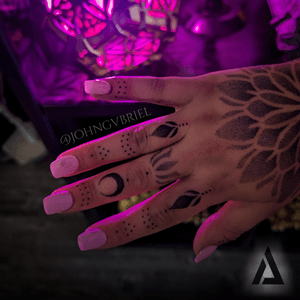 Dotwork Hand/Finger Tattoo