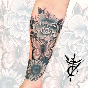 Neo Traditional Peonie, Butterfly and Sunflower Tattoo done at Hammersmith Tattoo London