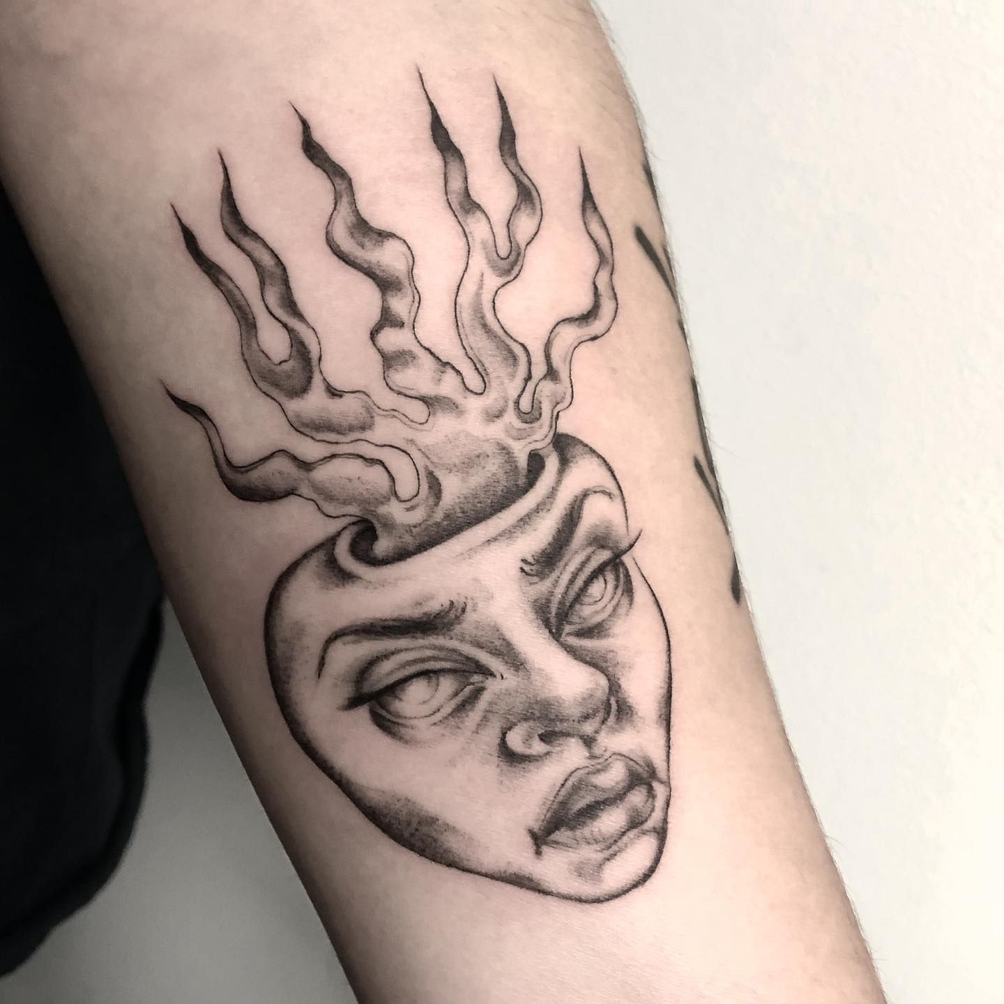 Face 2 Face Tattoo (@face2facetattoo) · Madrid, image size:1440x1440