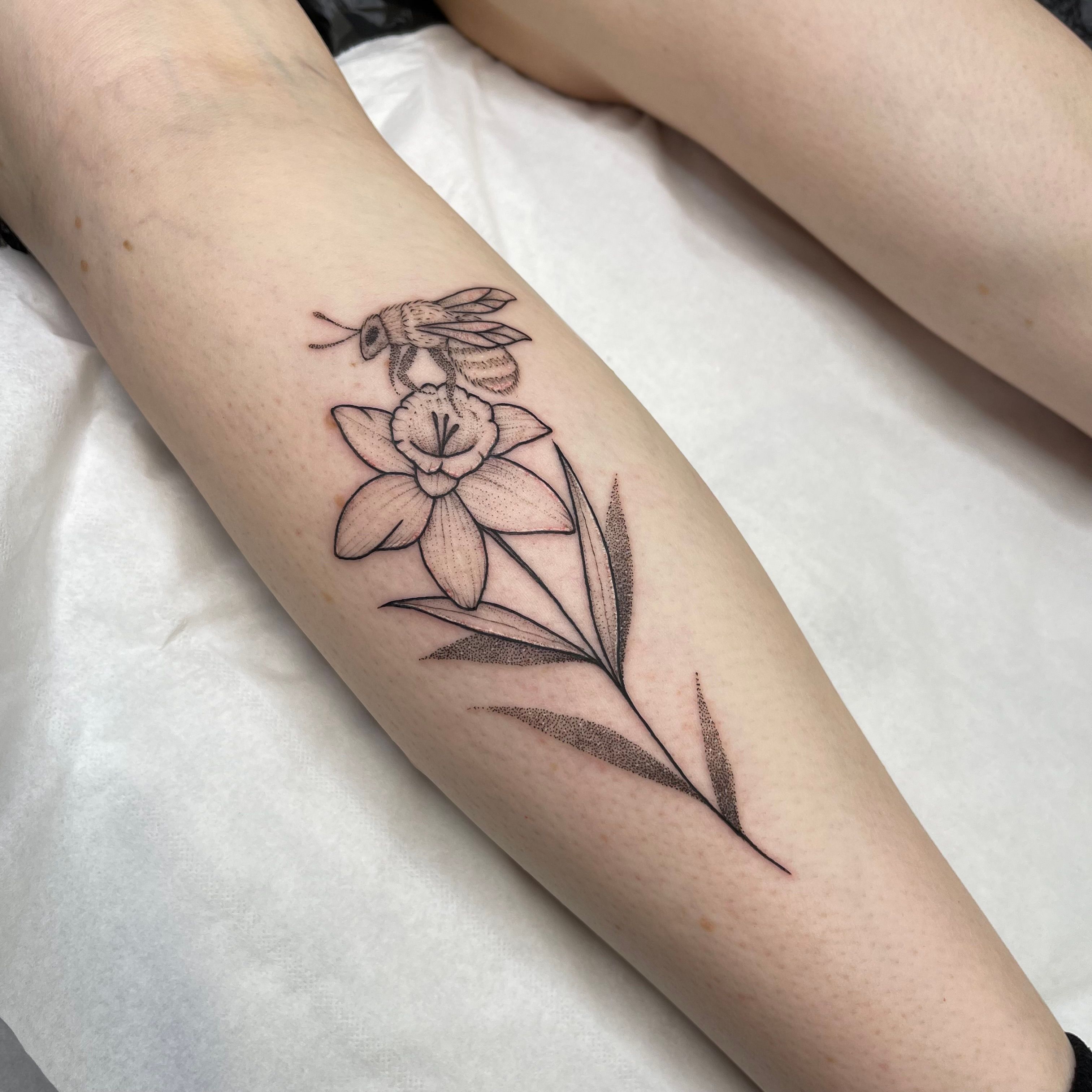 ArtStation - Violet and Narcissus Tattoo - Birth Flower Tattoo