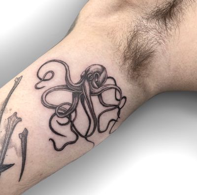 Seriously can never get enough of octopus tattoos!