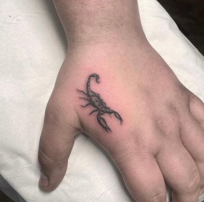 Tiny hand placement single needle scorpion 
