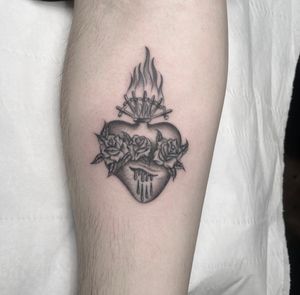 Tiny fine line sacred heart 