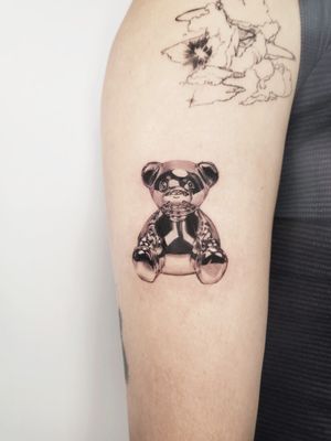 Iron Bear tattoo ✅ Black and Grey tattoo #fineline #blackandgrey #lack #line #simpletattoo #line #linedrawing #linetattoo #tattooed #tattoodo #blackwork