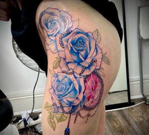 Blue roses with cute pink gem Henshin tattoo studio 