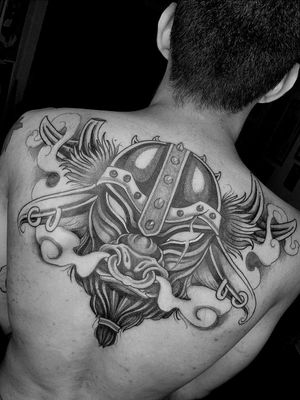 Viking Bull in back made by @mediofrio23 Tatuaje de toro en espalda Bull tattoo in the back #blackandwhite #back #backtattoo #tatuaje #torovikingo #taurustattoo
