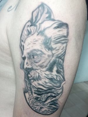 Zeus escultura tatto