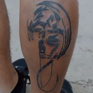 Tatuaje con técnica handpoke 