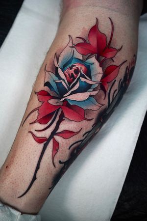 New add on to the leg collection for Ryan, soon we will build it into a sleeve!
One session for this beauty - reach me for new projects
#rosetattoo #skulltattoos #rosestattoo #skullstattoo #legtattoo #calftattoo #epictattoo #wandalart #colortattoo #tattoo #tattoos #losangeles #london #tattooart #wandaltattoo