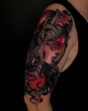 Neotraditional lady on shoulder