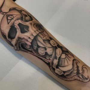 Dark Mark made in december 2021 in Marília - São Paulo - Brasil (the tattoo artist doesnt have a profile avaliable in the app)#harrypotter #deatheater #skull #snake #brazil #brasil #black&gray #preto&cinza
