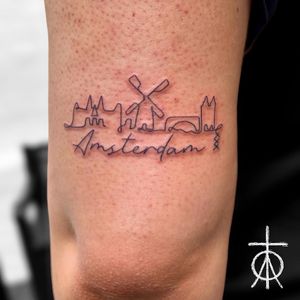Fine Line Tattoo Amsterdam City by Claudia Fedorovici #finelinetattoo #finelinetattooartist #amsterdamtattoo #tattooartistsamsterdam #thinlinetattoo #claudiafedorovici #ascetictattoo #tempesttattooamsterdam 