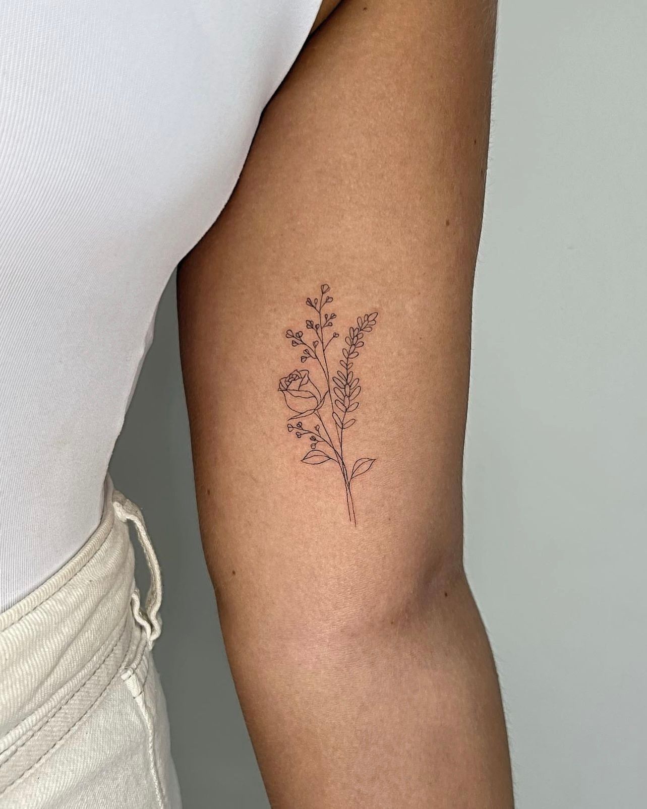 Small Flowers Tattoo Stock Illustrations – 344 Small Flowers Tattoo Stock  Illustrations, Vectors & Clipart - Dreamstime