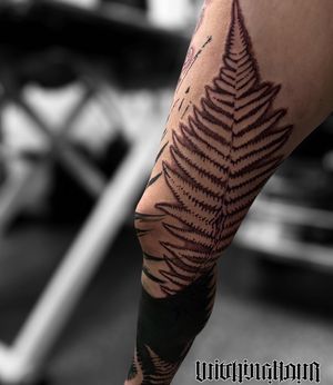 Blackwork Tattoo by Bobby Grey ( WiktchinghourNL ) #blackworktattoo #blackworktattooartist #bobbygrey #tattooartistsamsterdam #tempesttattooamsterdam #brushstroketattoo #negativespacetattoo 