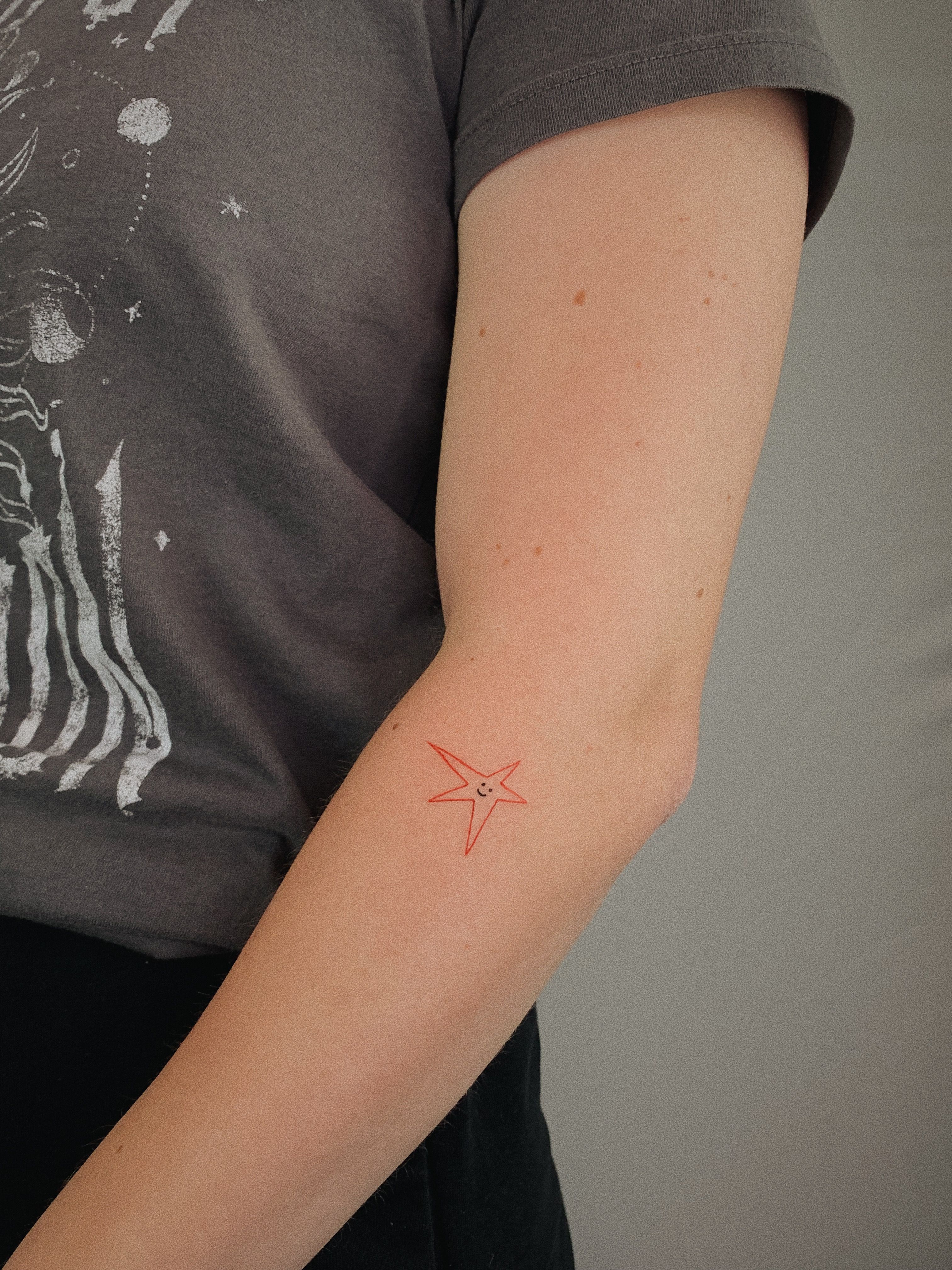 Star Outline Temporary Tattoo - Set of 3 – Tatteco