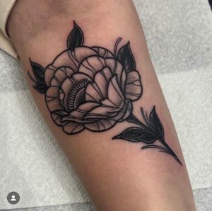 Adorn your shin with a beautiful floral design by the talented artist Katy Sarsfield.
