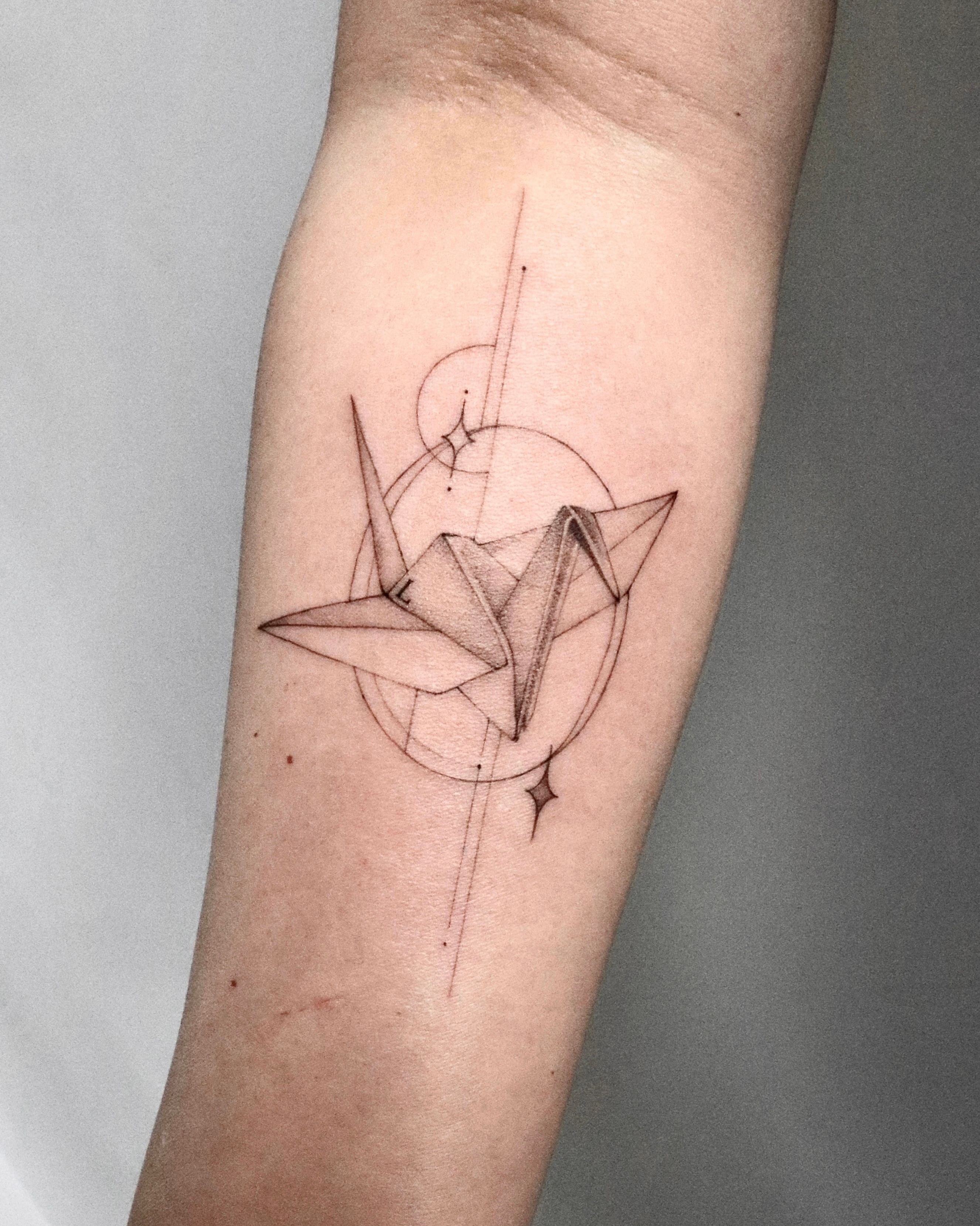 Bird Origami Paper. Simple Line Illustration Vector. Tattoo Design. Minimal  Geometric Design. Animal Art Stock Vector - Illustration of minimal,  isolated: 103151523